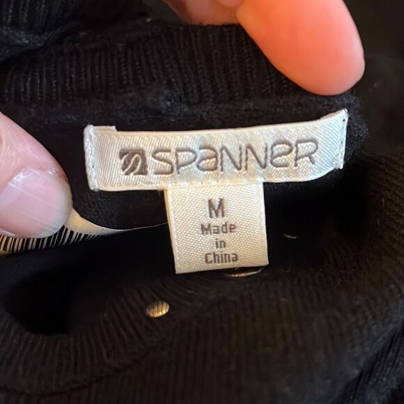 Spanner Black Long Sleeve Top Studded Scoop Neck Casual Layering Blouse Medium - Picture 3 of 4